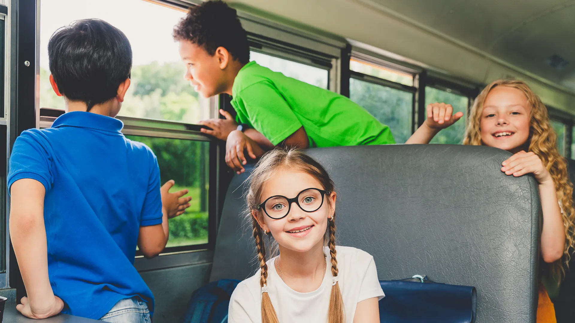 Niños en autobús
